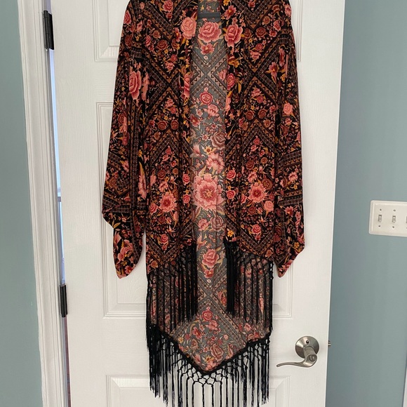 Babushka Floral Fringe Kimono - Picture 2 of 6